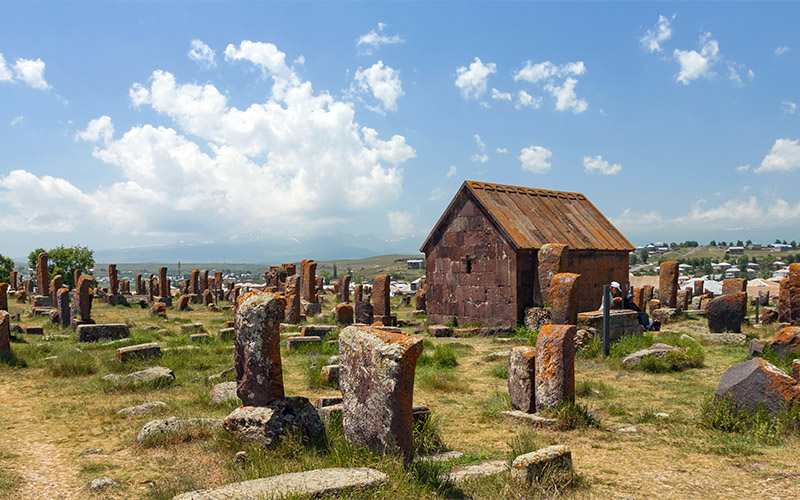 средневековое кладбище Норатус