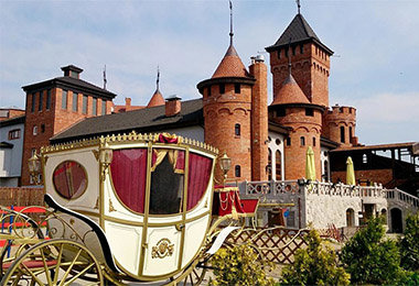 Приглашаем посетить Калининград и отдохнуть в сказочном замке!