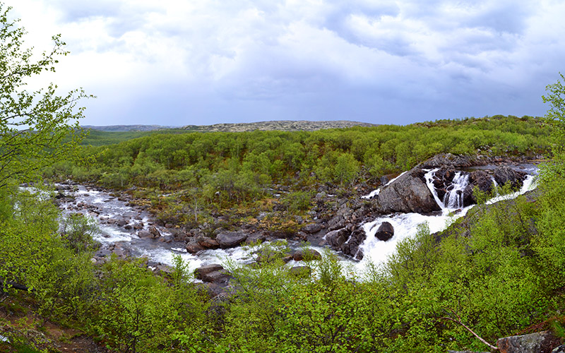 Водопад на реке Титовка